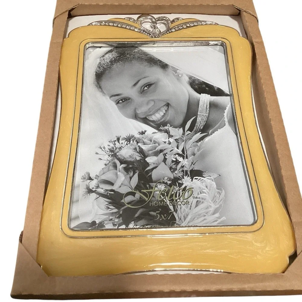 Felco Home Decor Romance Mia Yellow Pic Frame 5x7 Rhinestone Heart Embellishment